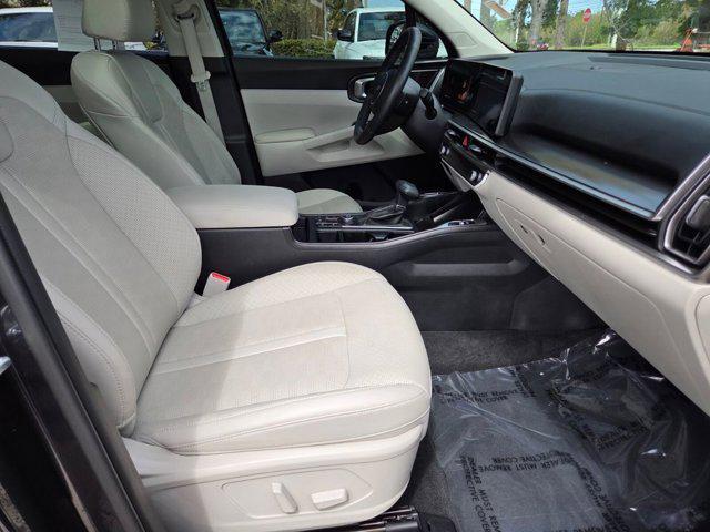 used 2025 Kia Sorento car, priced at $33,231