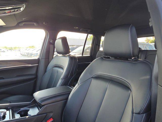 new 2026 Jeep Grand Cherokee car, priced at $40,007