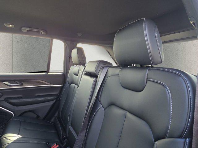 new 2026 Jeep Grand Cherokee car, priced at $40,007