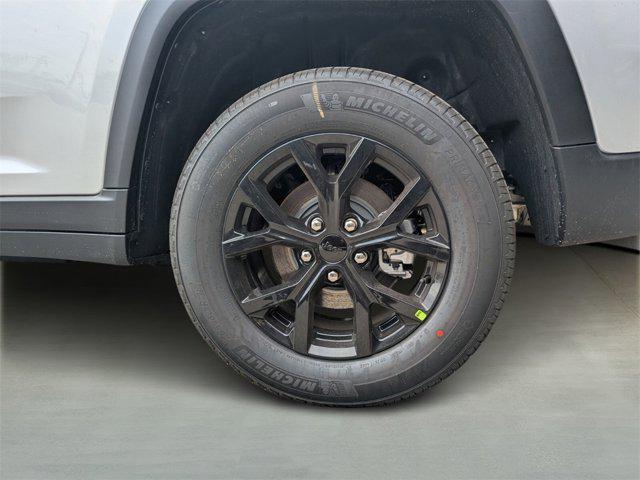 new 2025 Jeep Grand Cherokee car, priced at $32,614