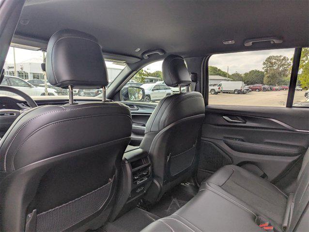 new 2025 Jeep Grand Cherokee car, priced at $32,614