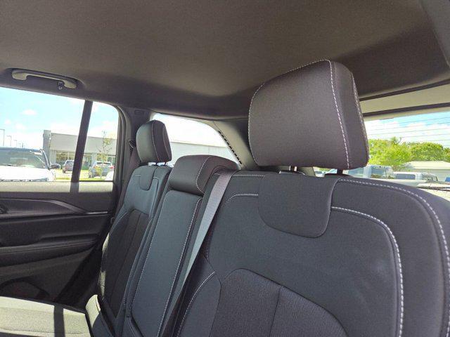 new 2026 Jeep Grand Cherokee car, priced at $37,515