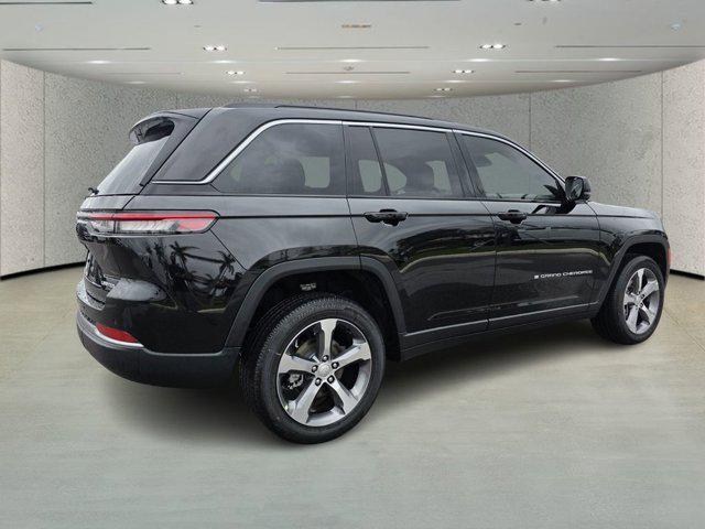 new 2026 Jeep Grand Cherokee car, priced at $37,944
