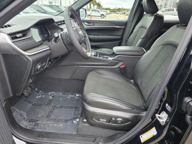 new 2026 Jeep Grand Cherokee car, priced at $40,167