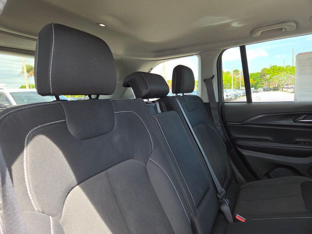 used 2024 Jeep Grand Cherokee car, priced at $26,428