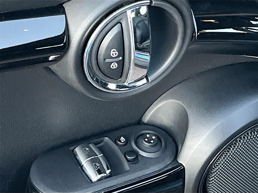 used 2024 MINI Hardtop car, priced at $22,800