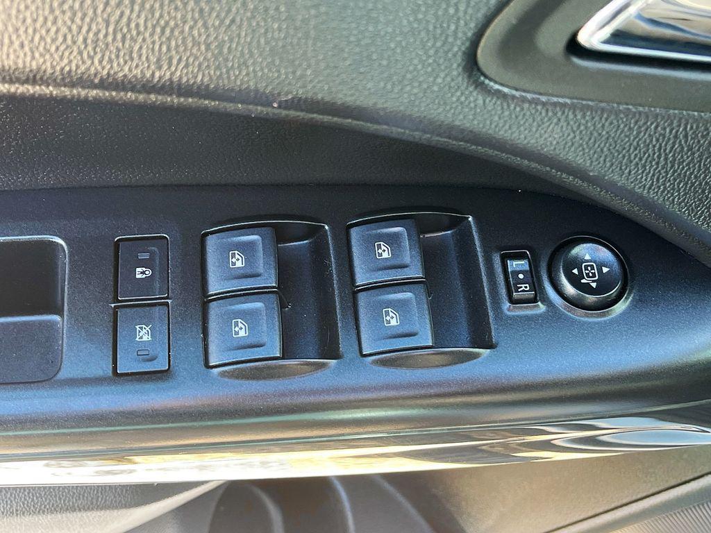used 2022 GMC Canyon car, priced at $27,900