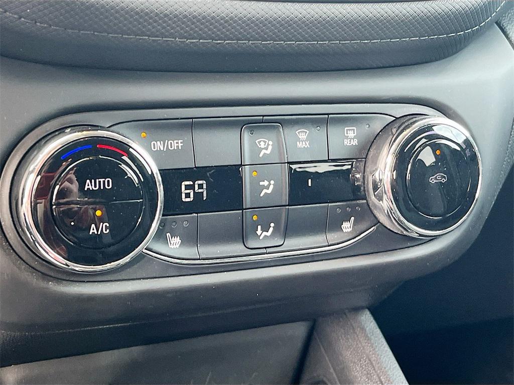 used 2023 Chevrolet TrailBlazer car, priced at $17,900