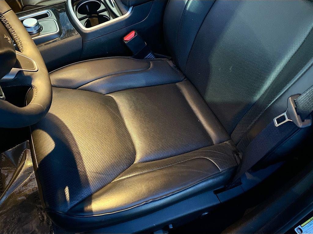 used 2023 Chrysler 300 car, priced at $28,700