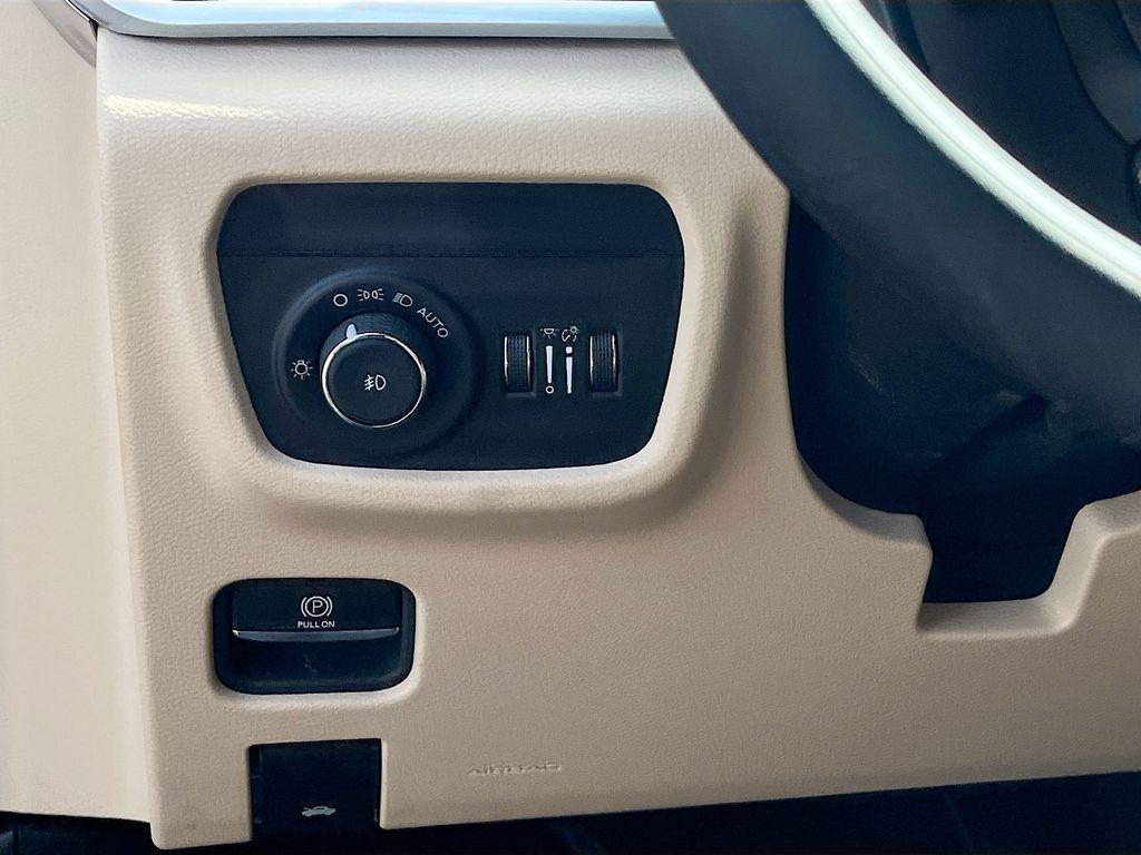 used 2024 Jeep Grand Cherokee car, priced at $32,100