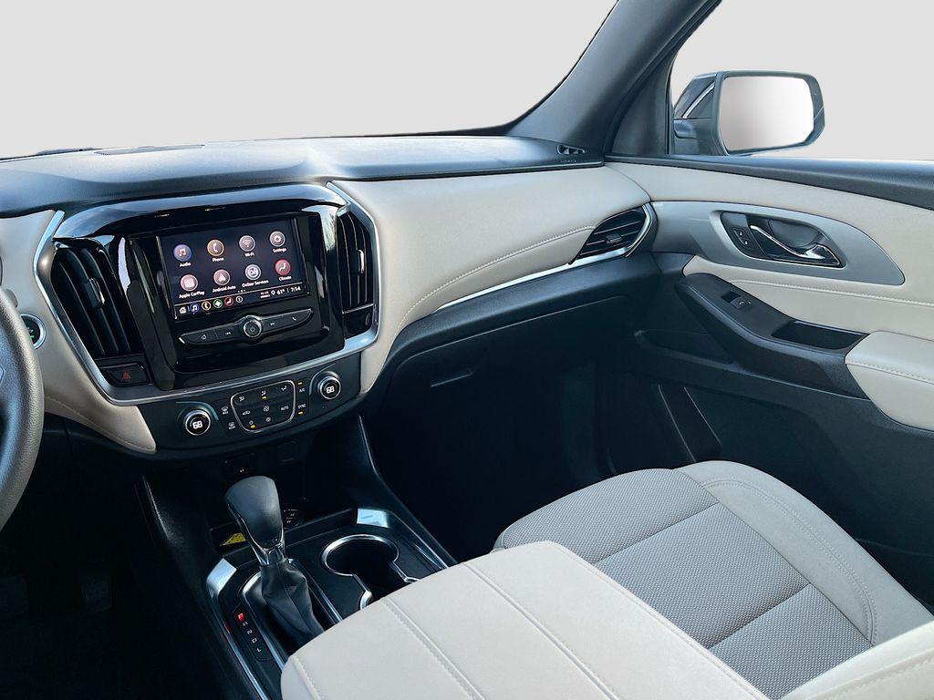 used 2023 Chevrolet Traverse car, priced at $24,300
