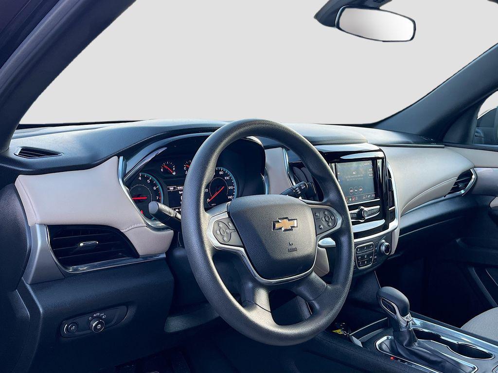 used 2023 Chevrolet Traverse car, priced at $24,300