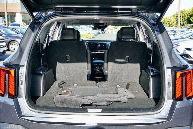 used 2024 Kia Sorento car, priced at $31,680