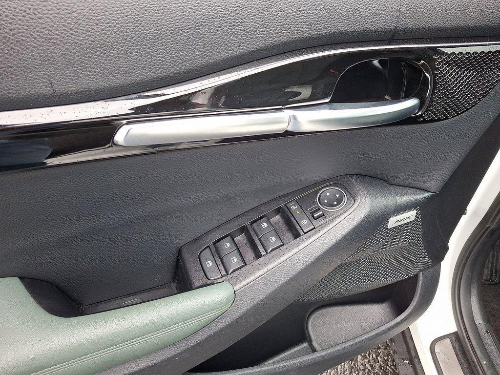 used 2024 Kia Seltos car, priced at $28,395