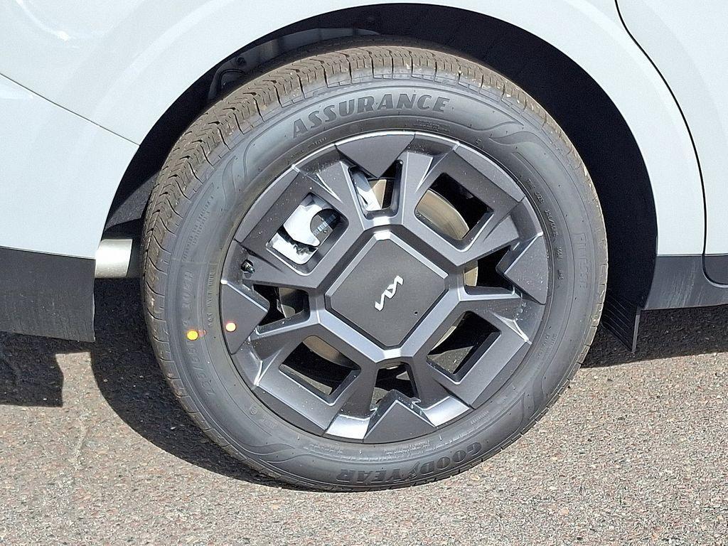 new 2026 Kia Carnival Hybrid car, priced at $45,385