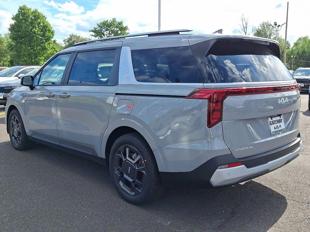 new 2026 Kia Carnival Hybrid car, priced at $45,385