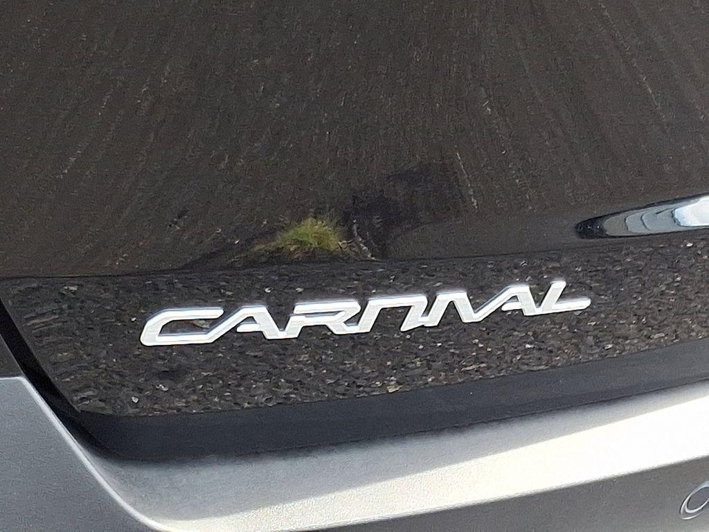 new 2026 Kia Carnival Hybrid car, priced at $45,385