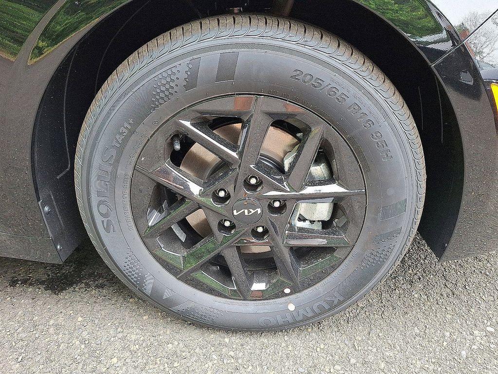 new 2026 Kia K5 car, priced at $28,565