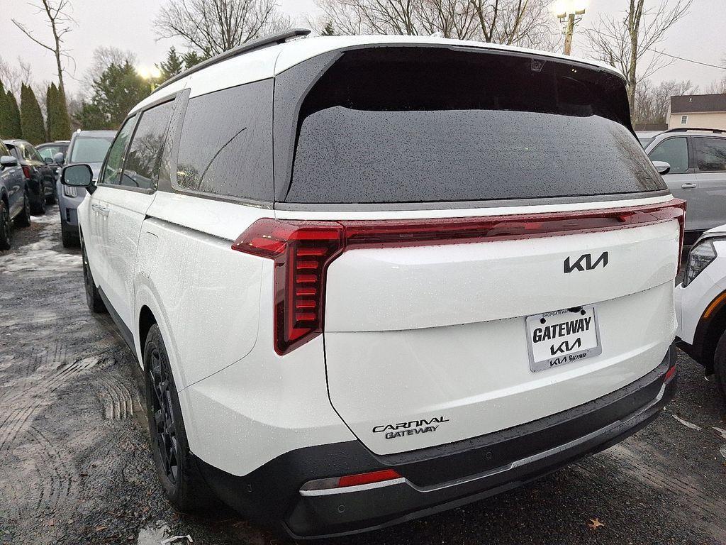 new 2025 Kia Carnival car, priced at $52,600