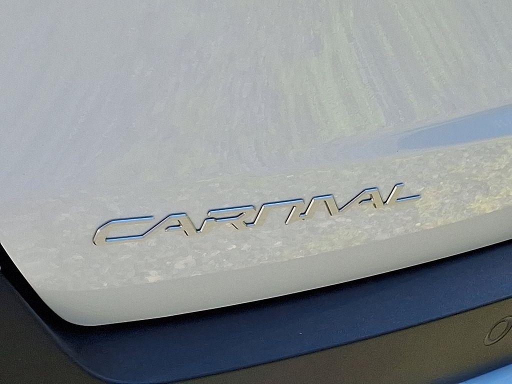 new 2026 Kia Carnival Hybrid car, priced at $45,385