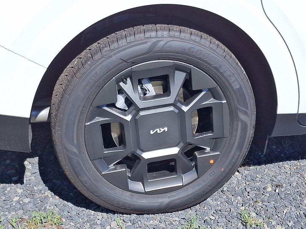 new 2026 Kia Carnival Hybrid car, priced at $45,385