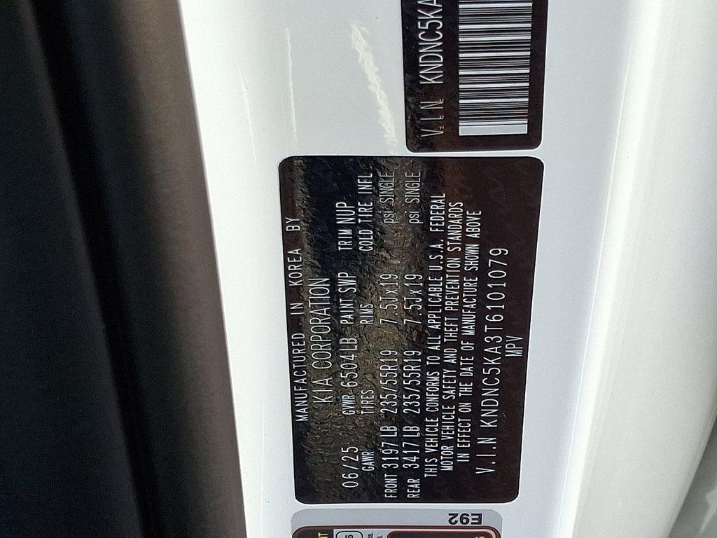 new 2026 Kia Carnival Hybrid car, priced at $45,385