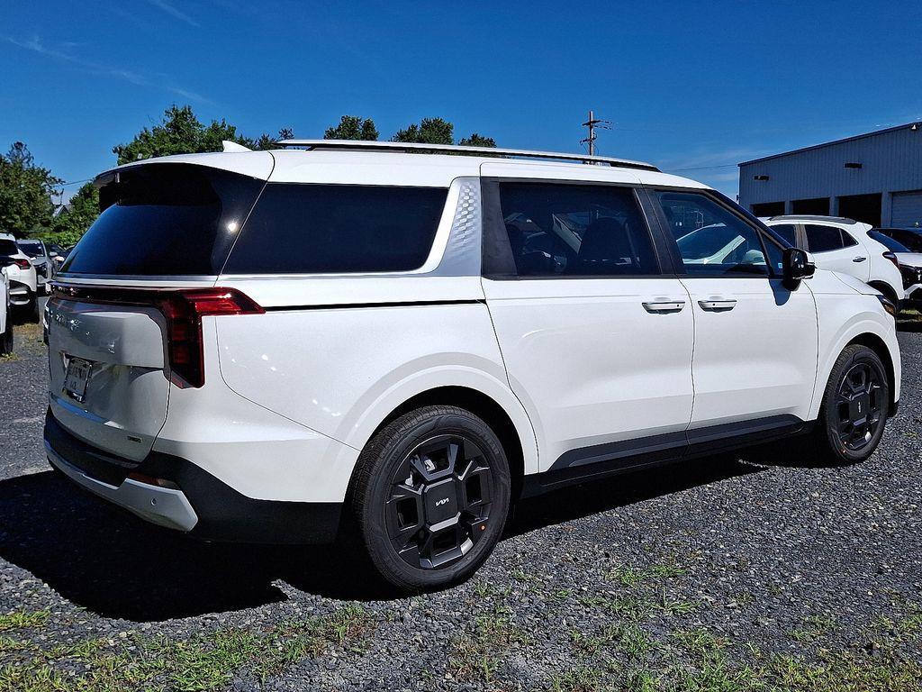 new 2026 Kia Carnival Hybrid car, priced at $45,385