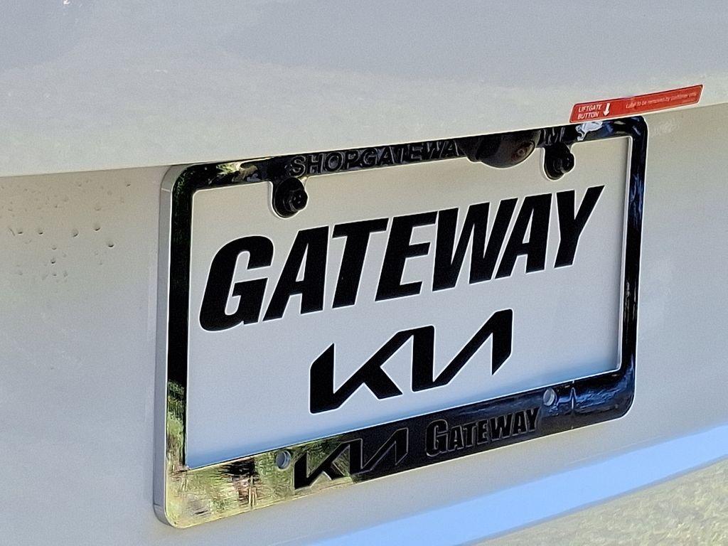 new 2026 Kia Carnival Hybrid car, priced at $45,385