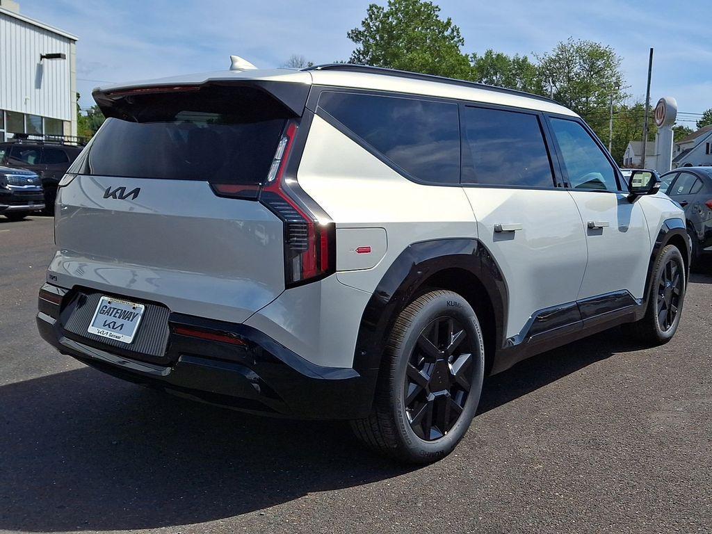 new 2026 Kia EV9 car, priced at $72,120