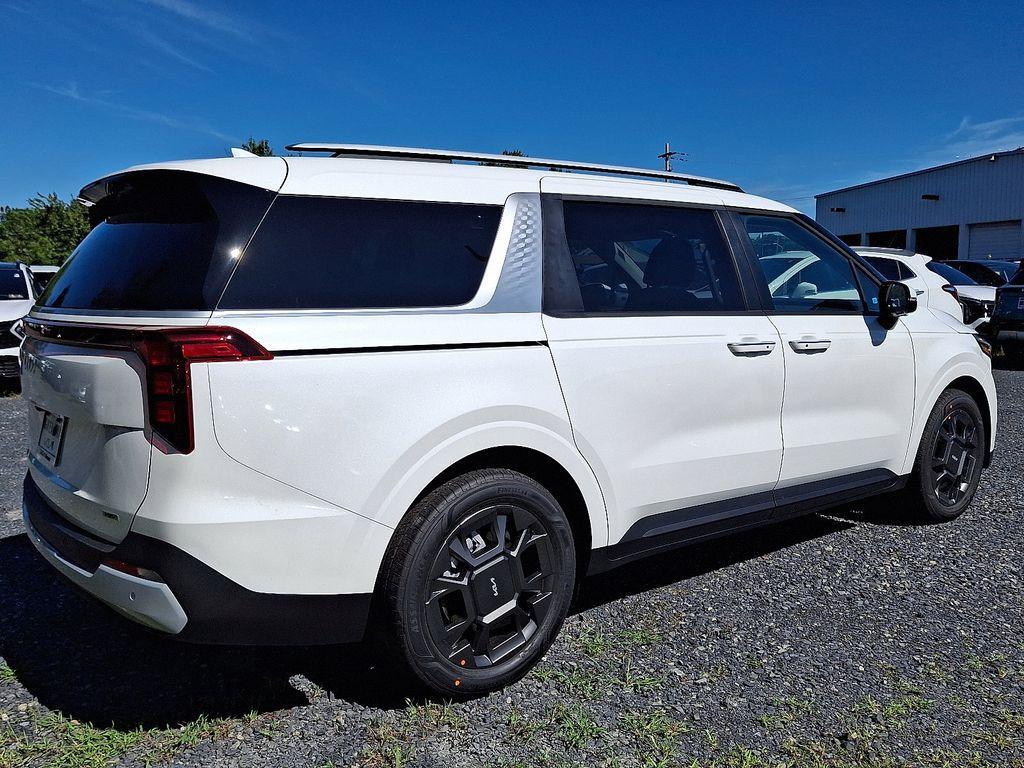 new 2026 Kia Carnival Hybrid car, priced at $45,385