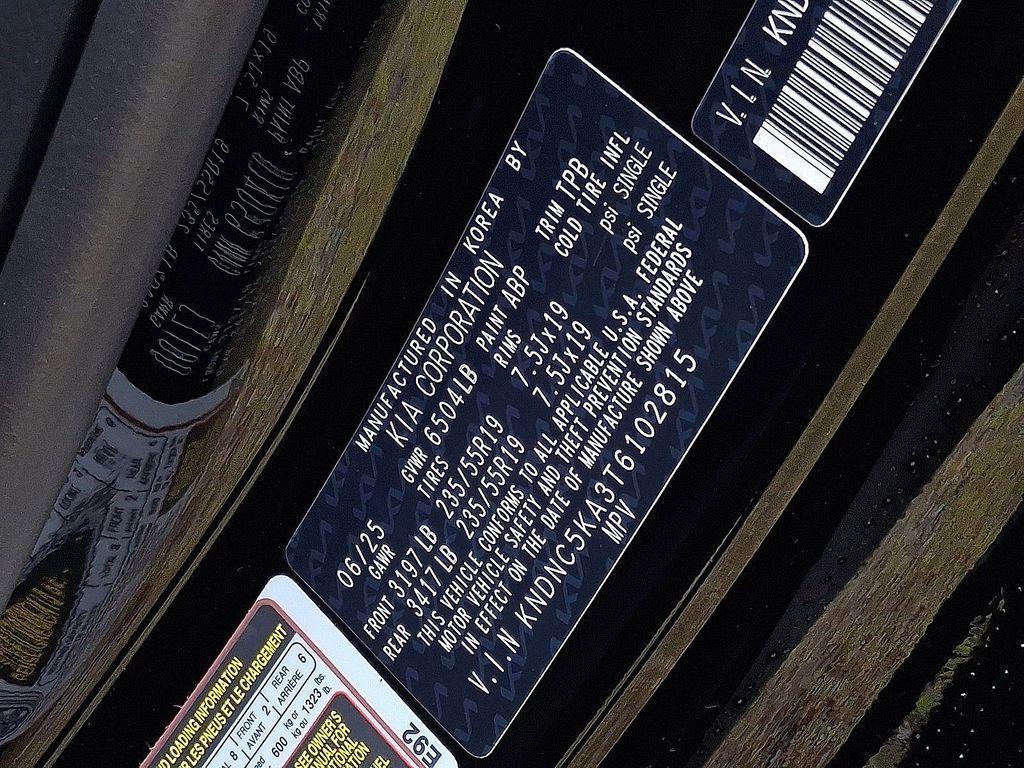 new 2026 Kia Carnival Hybrid car, priced at $45,385