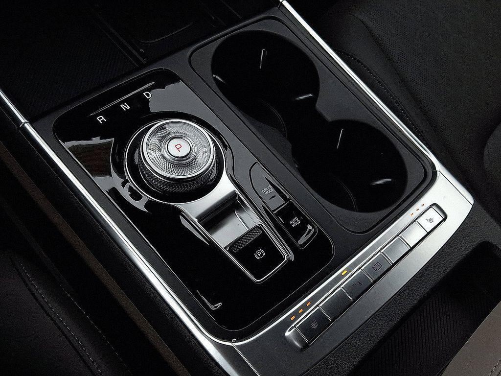 new 2026 Kia Carnival Hybrid car, priced at $45,385