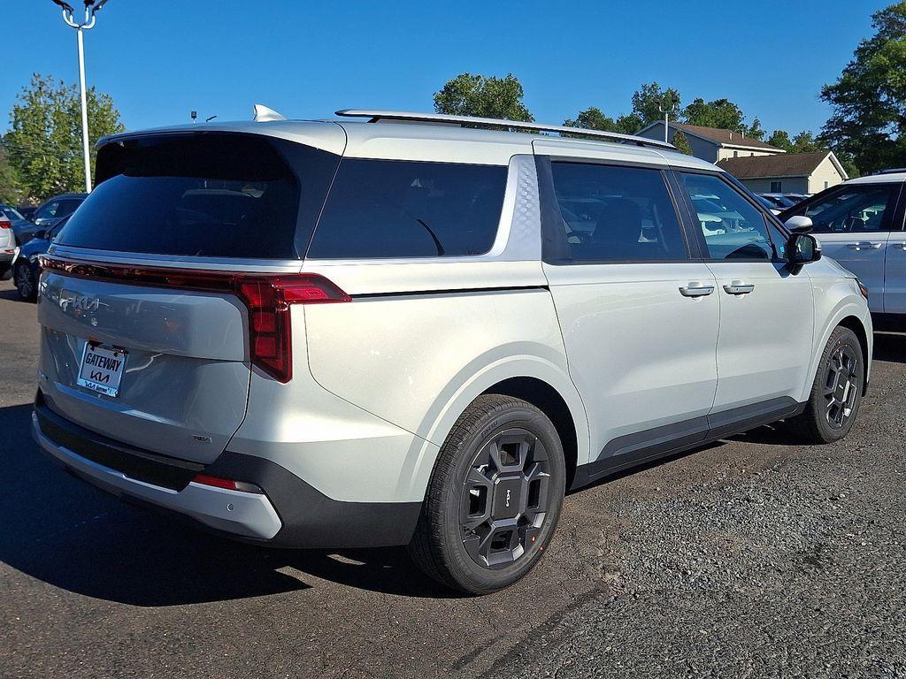 new 2026 Kia Carnival Hybrid car, priced at $45,450