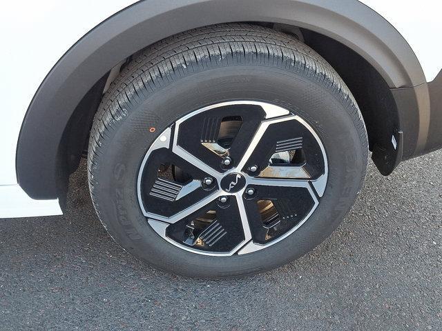 new 2025 Kia Niro car, priced at $28,960