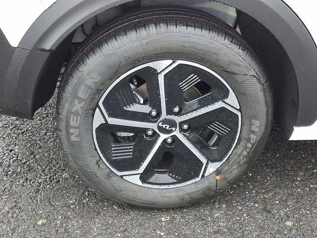 new 2025 Kia Niro car, priced at $28,935