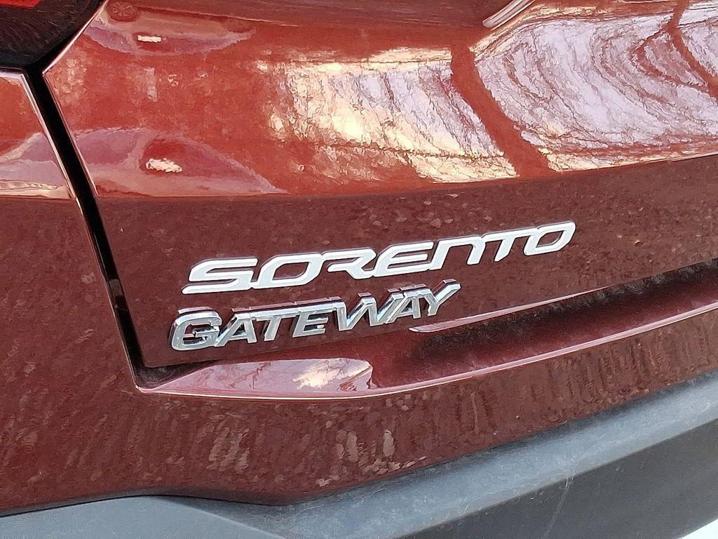 new 2025 Kia Sorento car, priced at $34,085