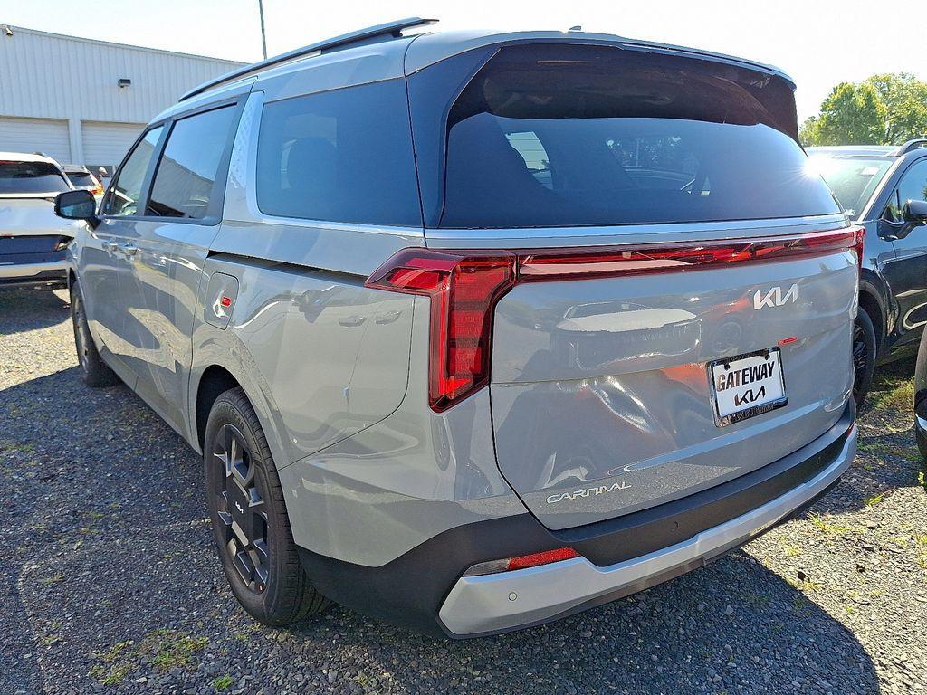 new 2026 Kia Carnival Hybrid car, priced at $45,385
