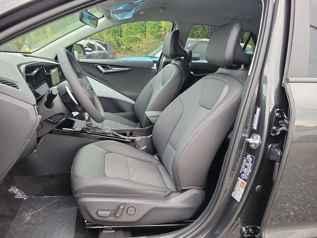 new 2025 Kia Niro car, priced at $31,340