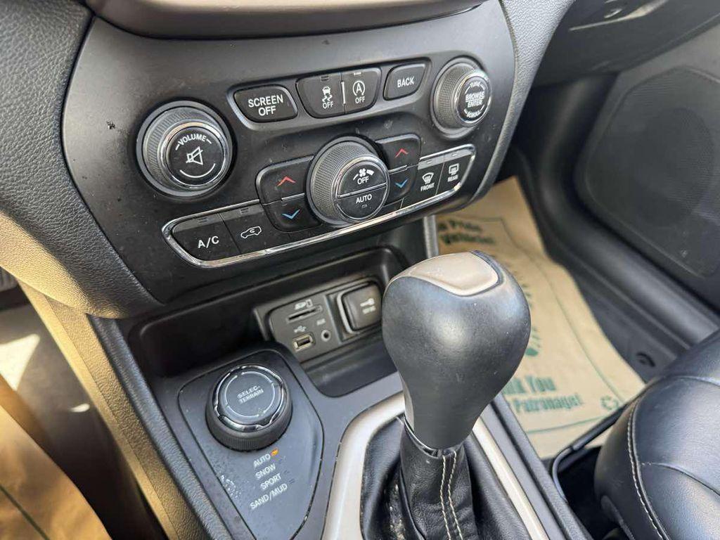 used 2016 Jeep Cherokee car
