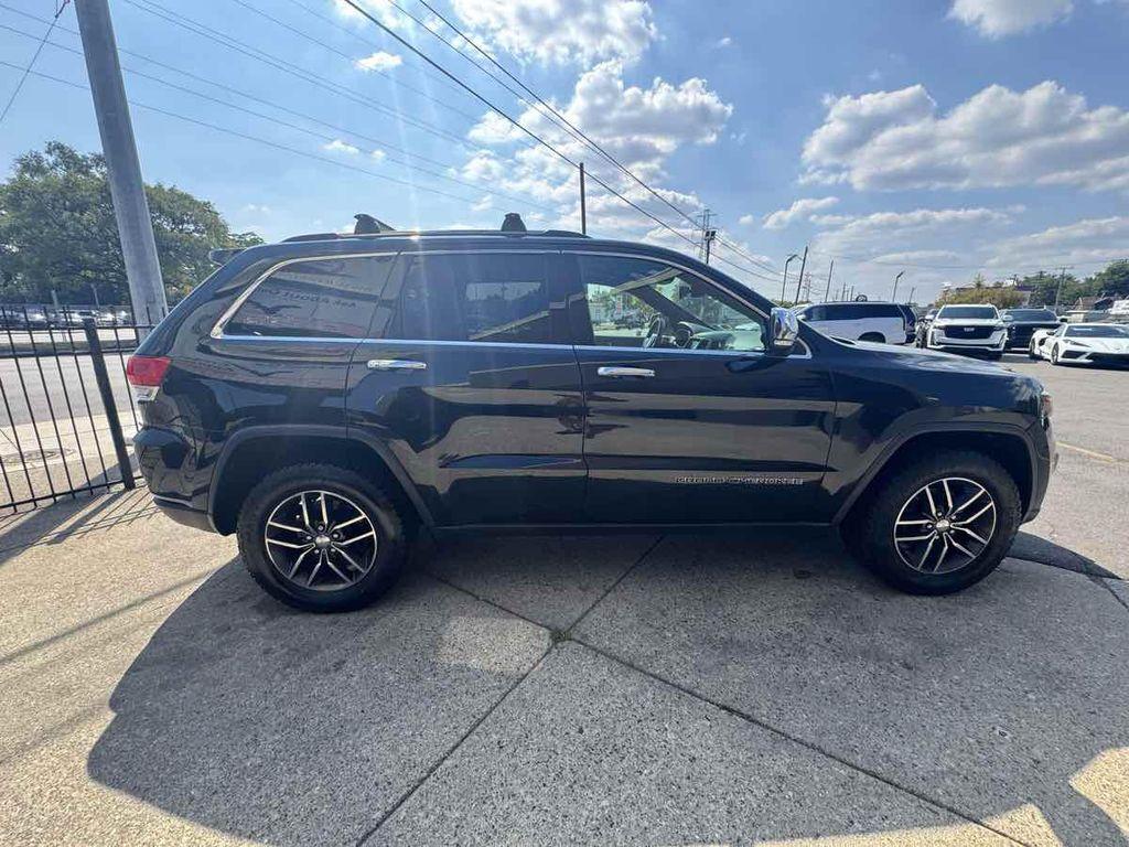 used 2017 Jeep Grand Cherokee car, priced at $14,905