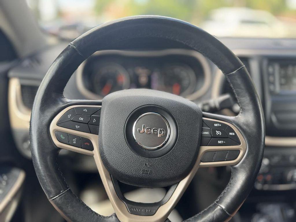 used 2017 Jeep Cherokee car