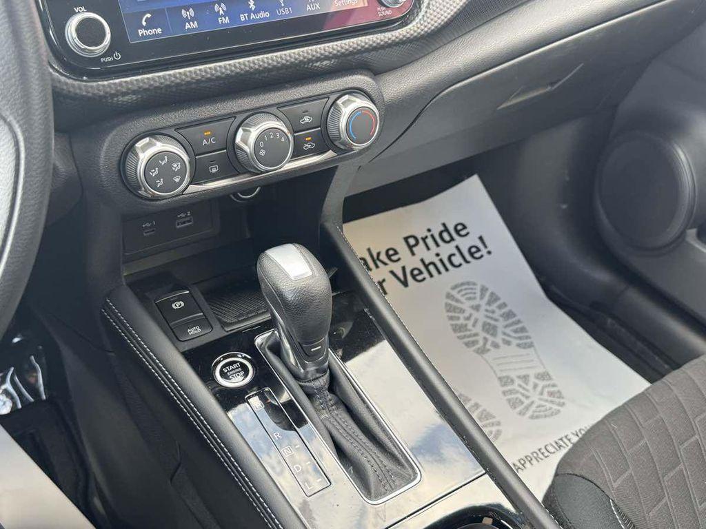 used 2023 Nissan Kicks car