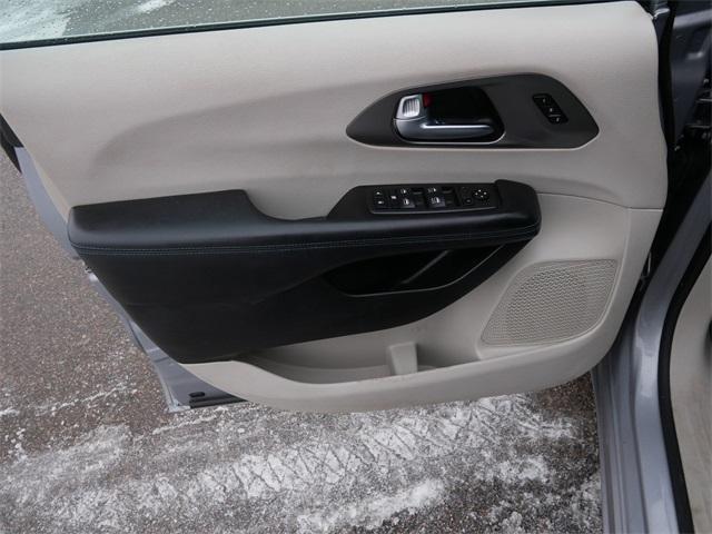 used 2021 Chrysler Pacifica car, priced at $12,998