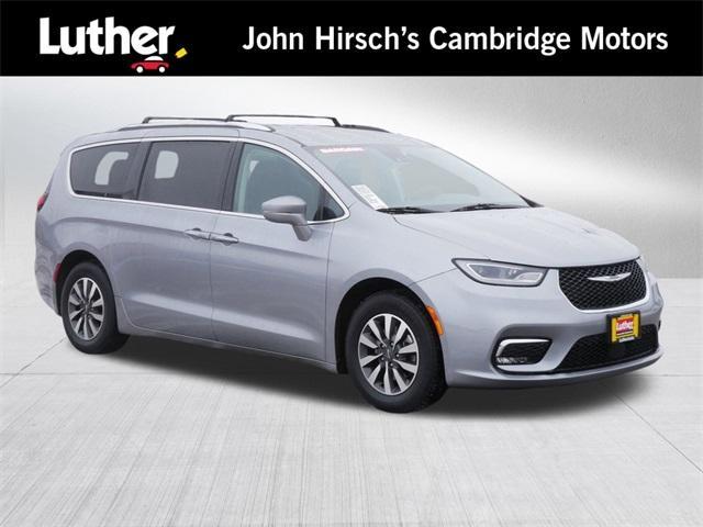 used 2021 Chrysler Pacifica car, priced at $12,998