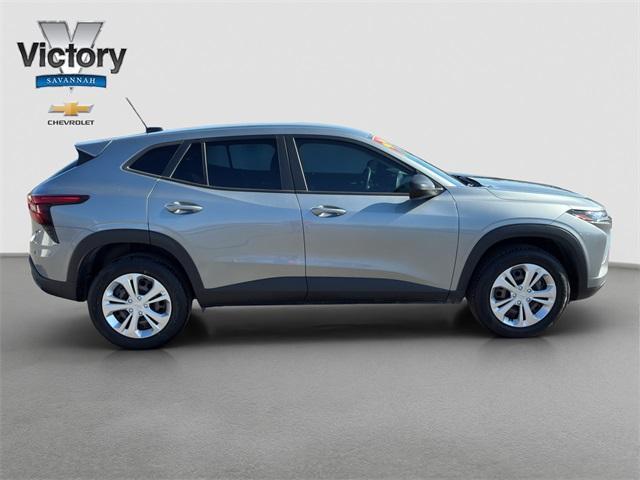 used 2024 Chevrolet Trax car, priced at $15,990