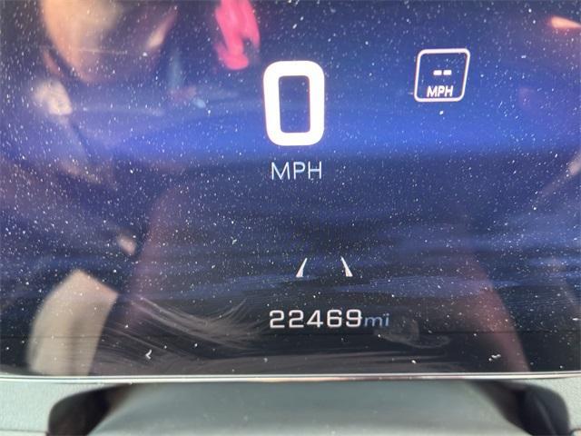 used 2024 Chevrolet Traverse car, priced at $31,500