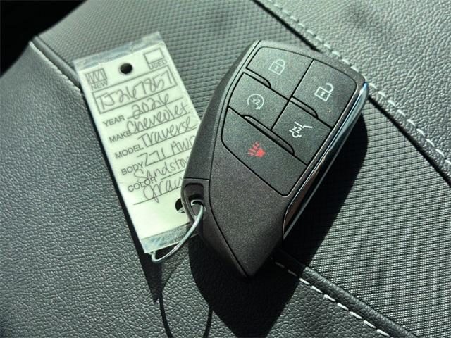 new 2026 Chevrolet Traverse car, priced at $50,545