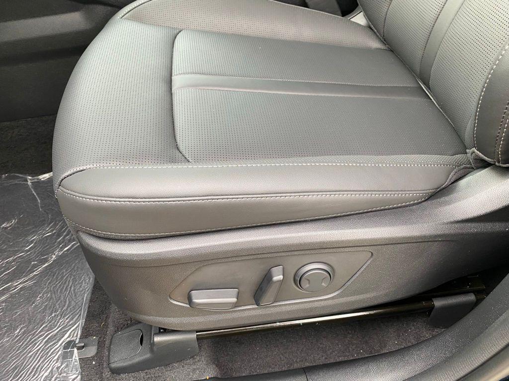 new 2026 Kia Sorento car, priced at $35,020