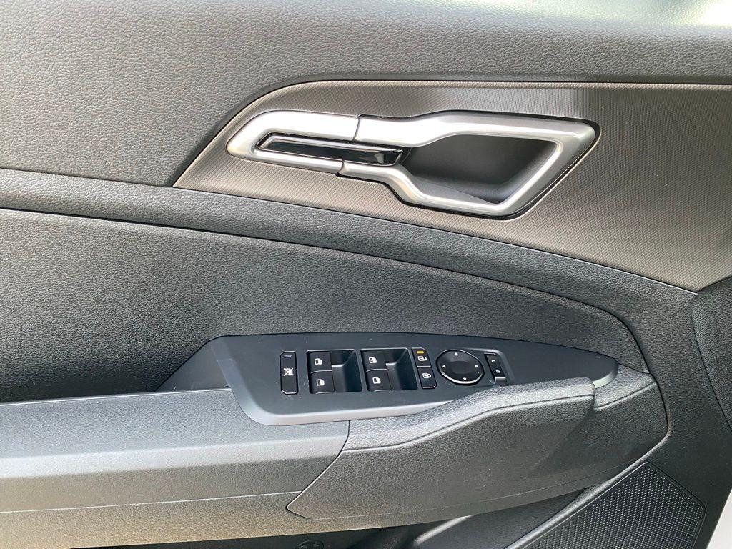 new 2026 Kia Sportage car, priced at $30,917
