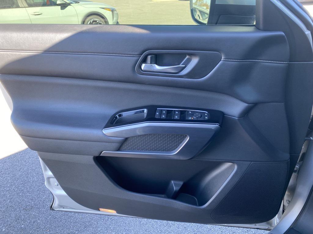 used 2022 Nissan Pathfinder car, priced at $27,879